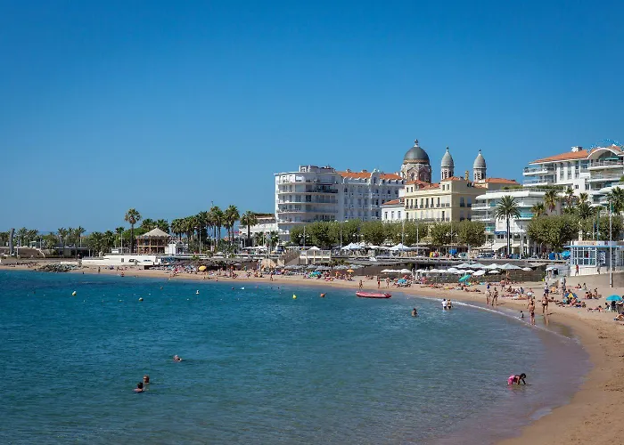 Promenade Des Bains *
